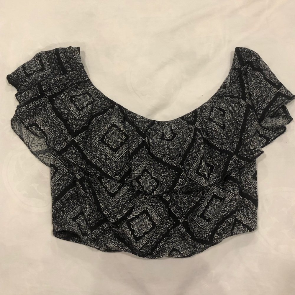 Black & White Windsor Off the Shoulder Crop Top - Picture 2 of 3